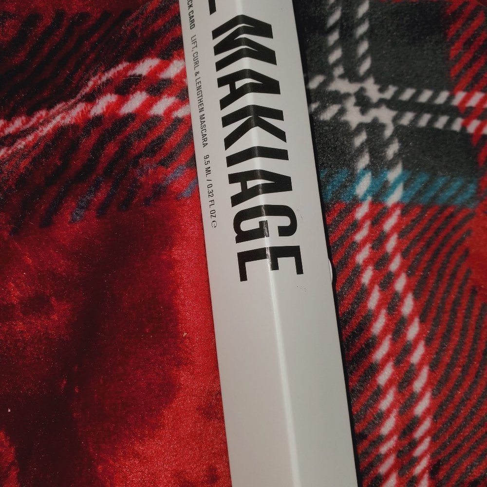 IL MAKIAGE  "BLACK CARD" LIFT, CURL & LENGTHEN MASCARA
